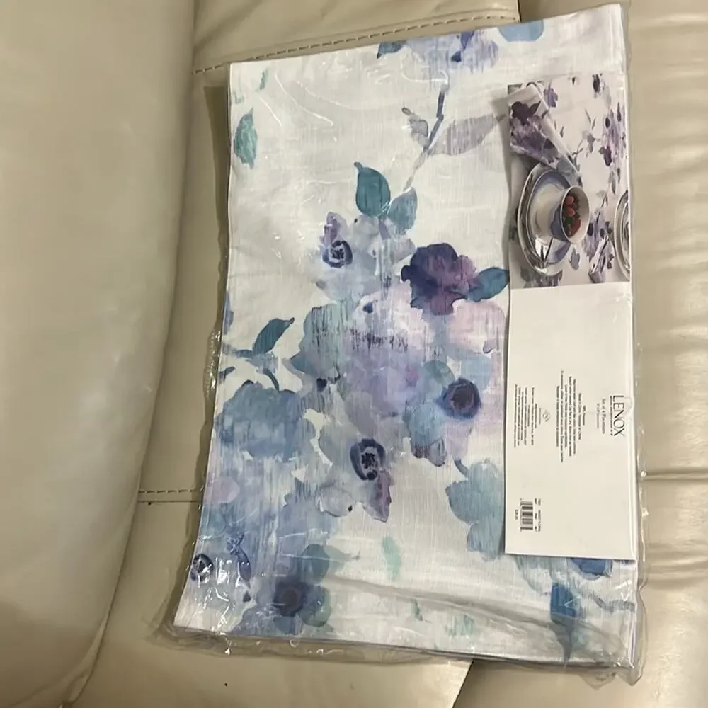 LENOX WHERE‎ ENTERTAINMENT IS SET OF 4 PLACEMENTS MATS INDIGO FLORAL NWT.